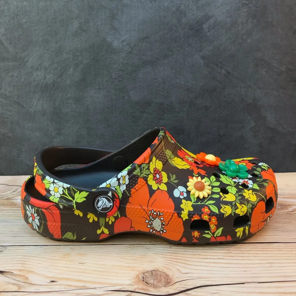 Crocs Classic Retro Floral Clog - Picture 4 of 16